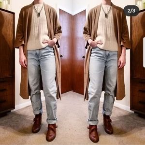 Perfectly distressed vintage old navy mom jeans